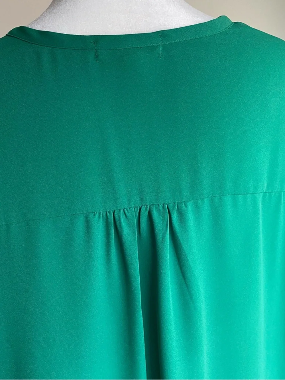 Pleione Emerald Green V-Neck Long Sleeve Blouse with Back Ruching size XL, NWOT - Picture 5 of 11